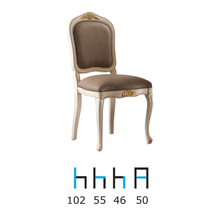 Sala da pranzo con dettagli intagliati