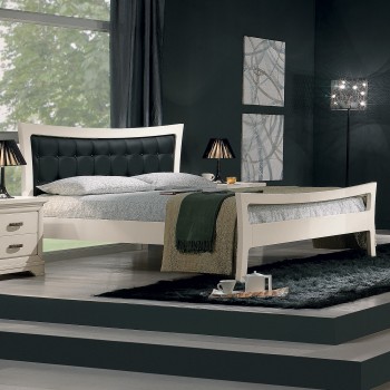 Letto laccato con testata imbottita, dettaglio ecopelle