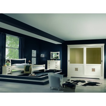 Camera da letto stile classico con armadio scorrevole