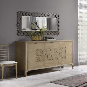 Credenza con piedi sagomati e ante traforate in legno di frassino