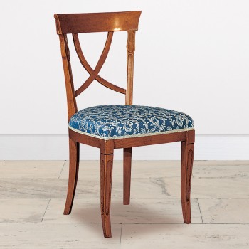 Sedia modello liberty, dettaglio schienale intagliato