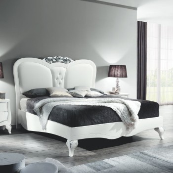 Letto sagomato imbottito con swarovski e intaglio