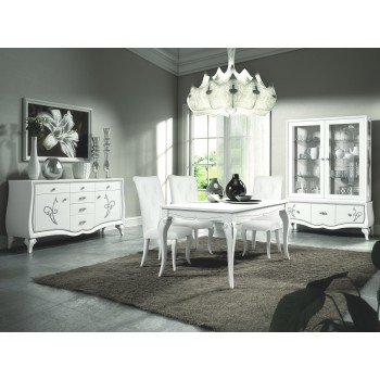 Sala da pranzo classico contemporaneo con credenza e vetrina