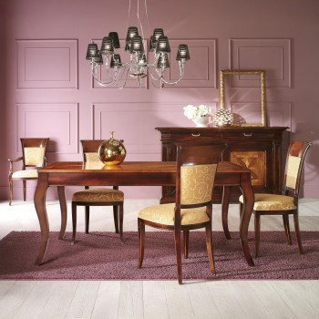 Tavolo intarsiato in legno allungabile con sedie eleganti