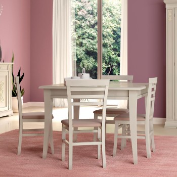 Tavolo quadrato allungabile 110x110 a 150x110 in legno ambientato