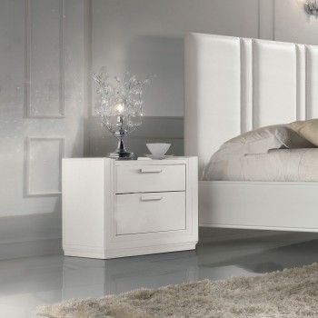 Comodino 2 cassetti in stile classico contemporaneo, dettaglio fianco riquadrato