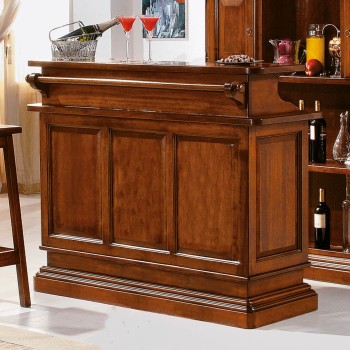 Mobile bar classico in legno con pannelli bugnati