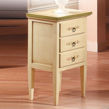 Comodino laccato anticato con cassetti decorati