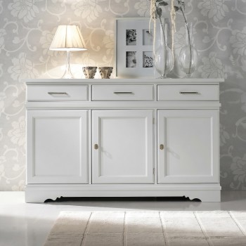 Credenza country tre ante tre cassetti, dettaglio zoccolo sagomato