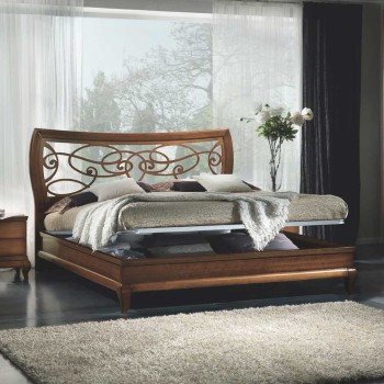 Letto due piazze con testata traforata in legno
