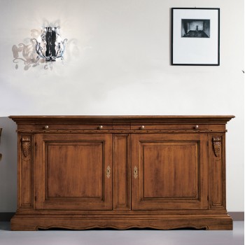 Credenza due ante con intagli e decorazioni laterali