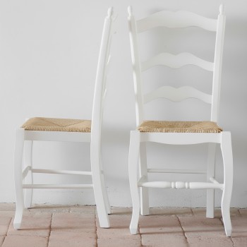 Coppia di sedie bianco panna con fondo in paglia shabby chic