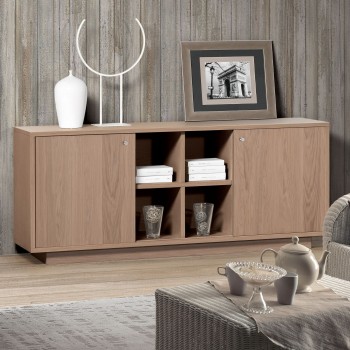 Credenza moderna in rovere con dettagli degli oggetti sul piano
