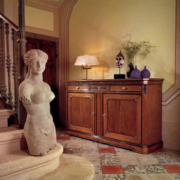 Credenza 2 ante liscie con intagli artistici, zoccolo sagomato