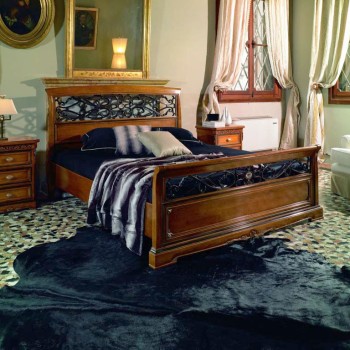 Letto testata e pediera traforato in legno massello